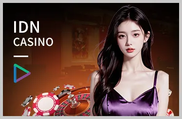 Bàn Poker với chip và lá bài tại Provip88